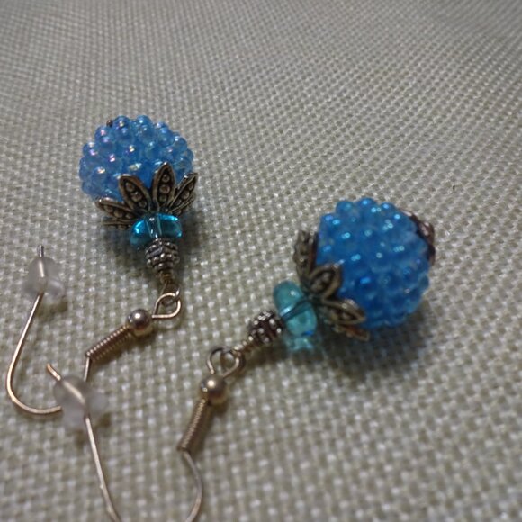Beautiful BLUE RASPBERRY LUCITE with SILVER ACCENTS Handmade Earrings #663C - Picture 2 of 3
